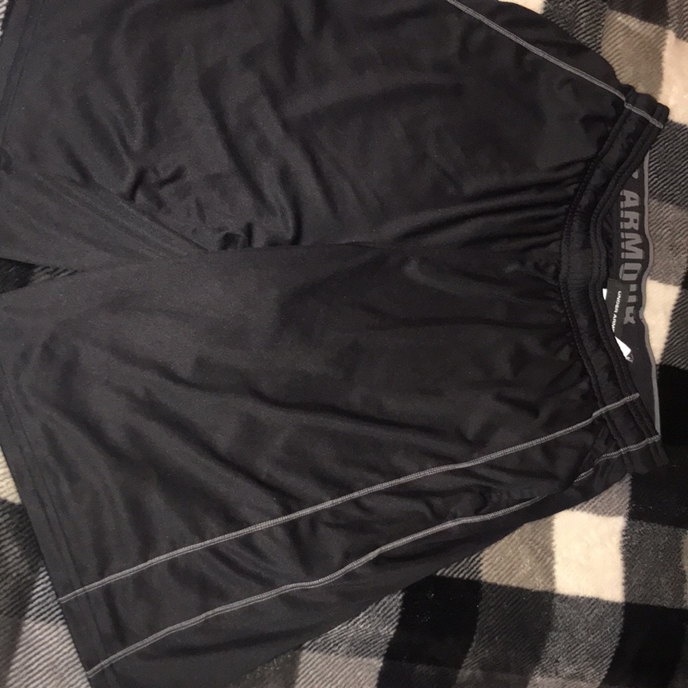 Under armor boys shorts.  Good condition.